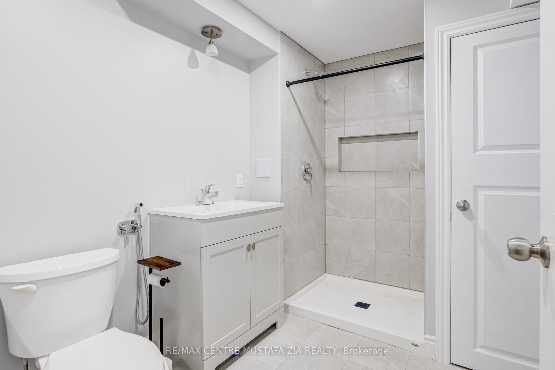 Photo 11 of 43 Trafalgar Drive, Hamilton, Stoney Creek — HOMEH