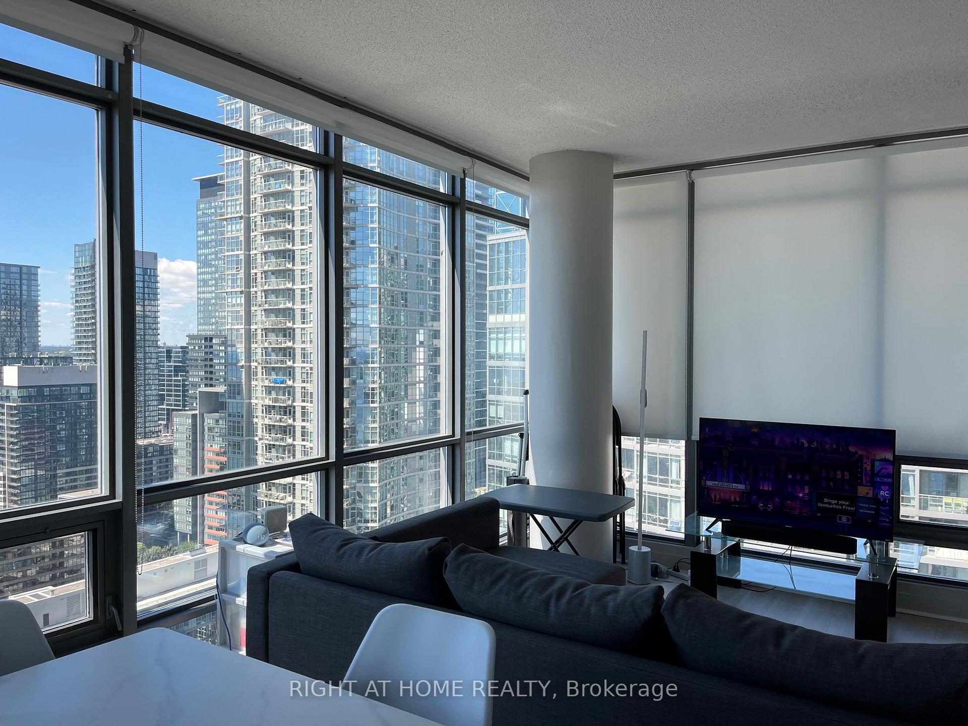 Photo 5 of Unit 3007, 5 Mariner Terrace, Toronto, Waterfront Communities — HOMEH