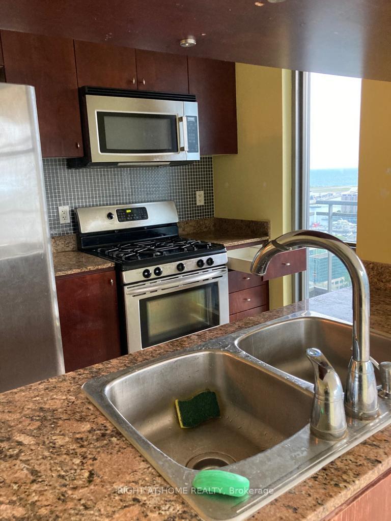 Photo 4 of Unit 3007, 5 Mariner Terrace, Toronto, Waterfront Communities — HOMEH