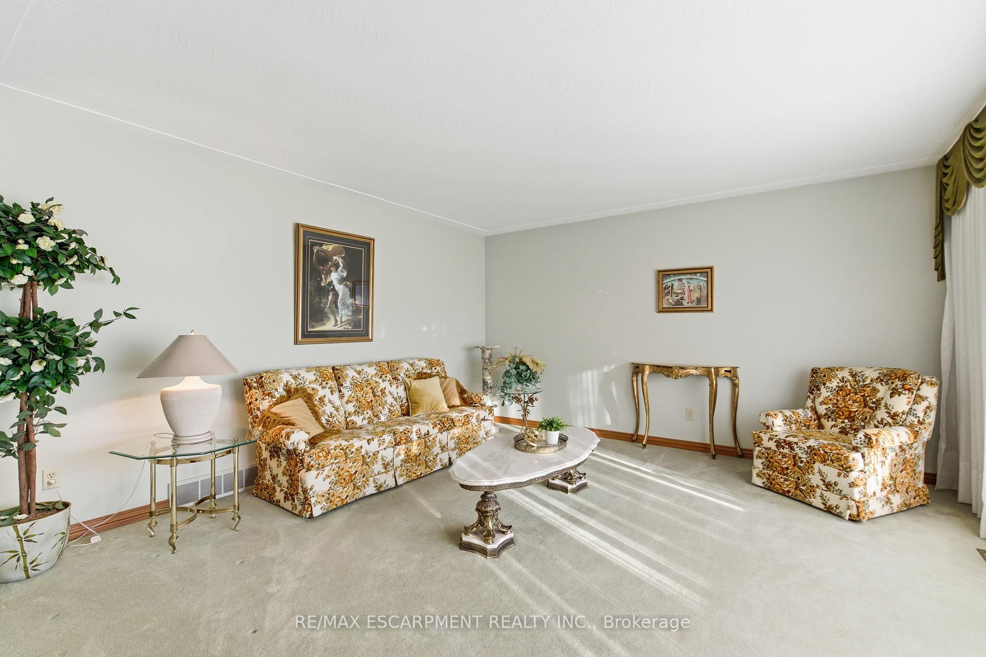 Photo 4 of 1235 Barton Street, Hamilton, Winona — HOMEH