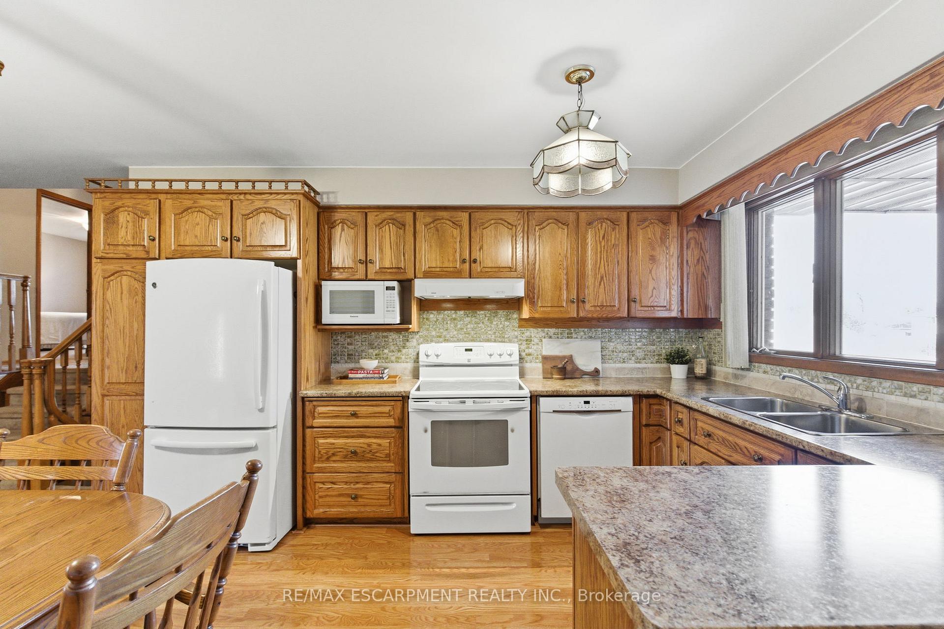 Photo 10 of 1235 Barton Street, Hamilton, Winona — HOMEH