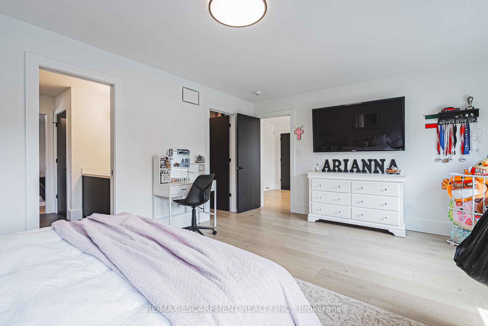 Photo 18 of 135 Eleanor Avenue, Hamilton, Eleanor — HOMEH