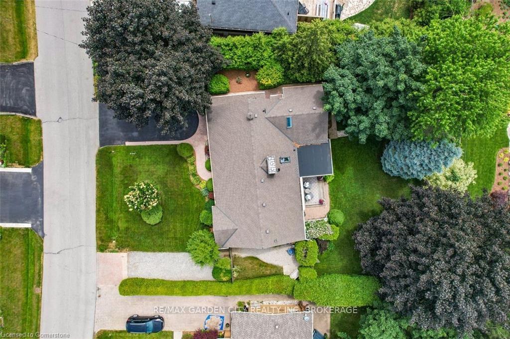 Photo 4 of 25 Garden Drive, Grimsby, Grimsby West — HOMEH