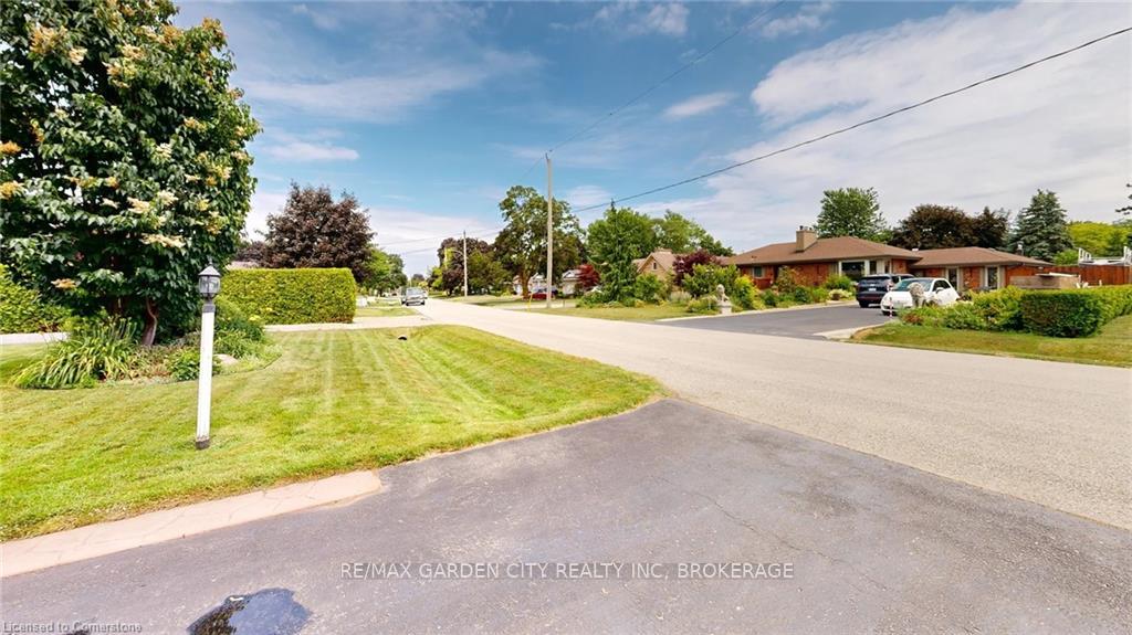 Photo 9 of 25 Garden Drive, Grimsby, Grimsby West — HOMEH