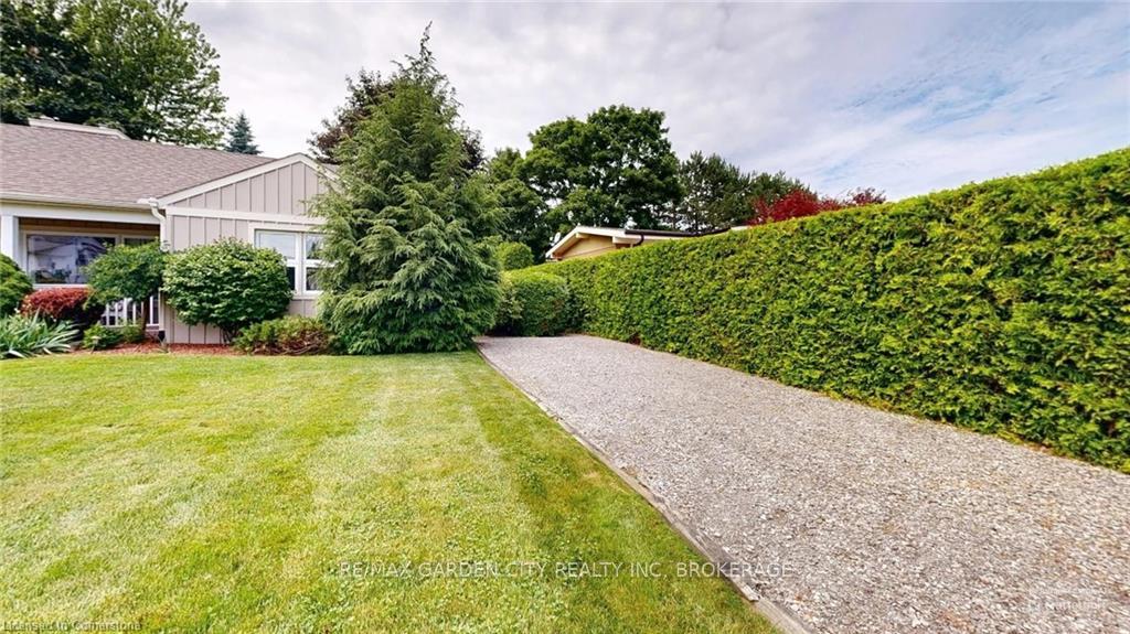 Photo 11 of 25 Garden Drive, Grimsby, Grimsby West — HOMEH