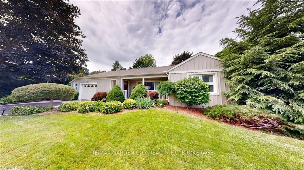 Photo 12 of 25 Garden Drive, Grimsby, Grimsby West — HOMEH