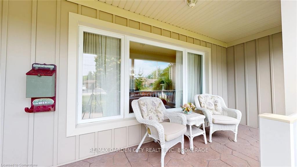Photo 15 of 25 Garden Drive, Grimsby, Grimsby West — HOMEH