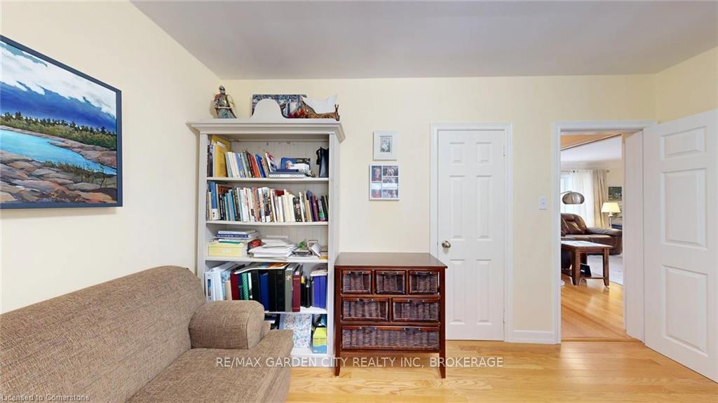 Photo 23 of 25 Garden Drive, Grimsby, Grimsby West — HOMEH