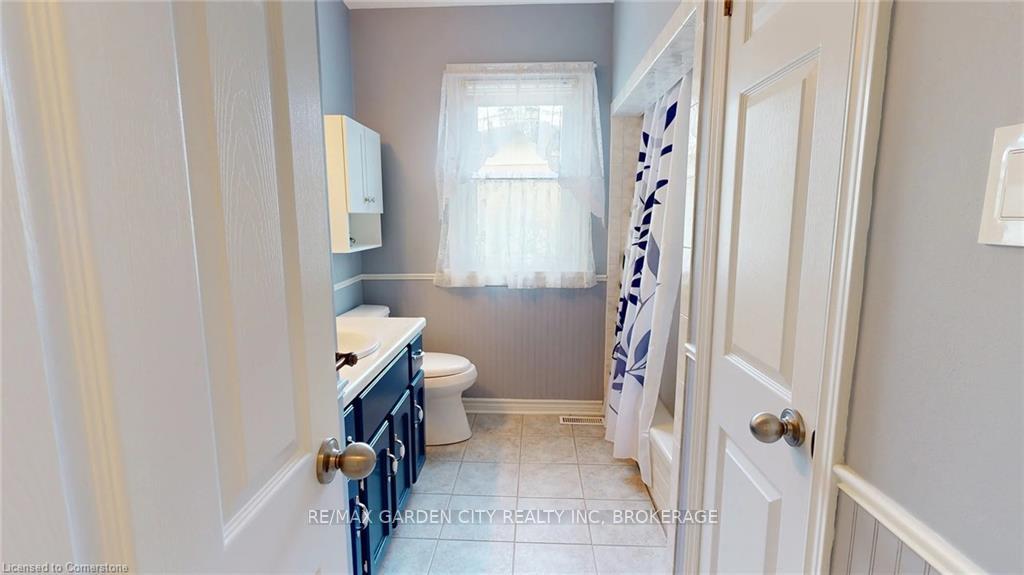 Photo 24 of 25 Garden Drive, Grimsby, Grimsby West — HOMEH