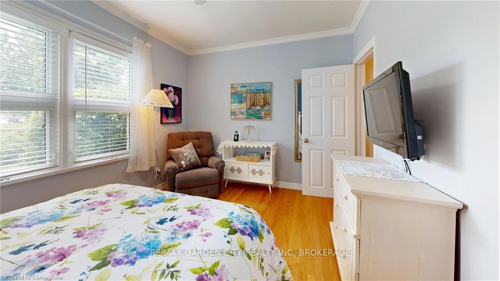 Photo 26 of 25 Garden Drive, Grimsby, Grimsby West — HOMEH