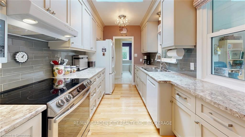 Photo 27 of 25 Garden Drive, Grimsby, Grimsby West — HOMEH