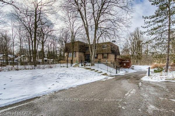 Photo 1 of 7 Squire Court, Waterloo — HOMEH