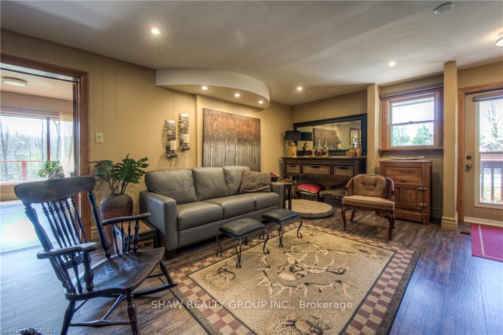 Photo 5 of 7 Squire Court, Waterloo — HOMEH