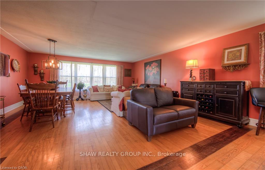 Photo 15 of 7 Squire Court, Waterloo — HOMEH