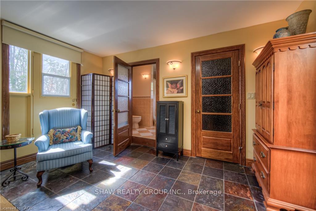 Photo 11 of 7 Squire Court, Waterloo — HOMEH