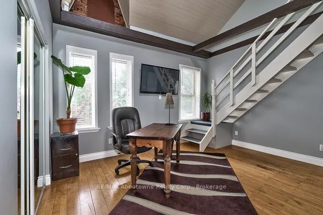 Photo 15 of 19 Oxford Street, Hamilton, Strathcona — HOMEH