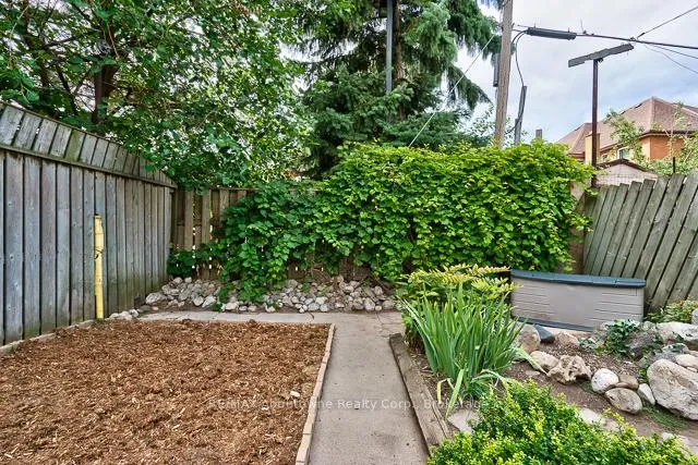 Photo 28 of 19 Oxford Street, Hamilton, Strathcona — HOMEH