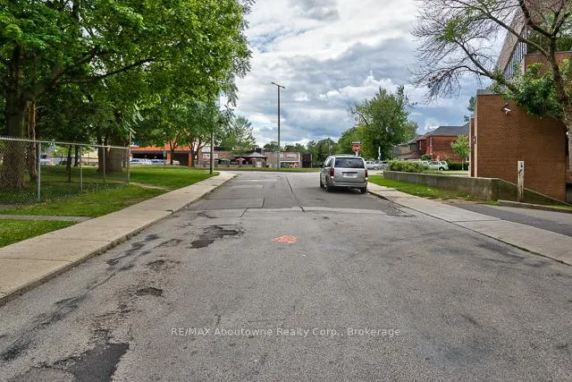 Photo 30 of 19 Oxford Street, Hamilton, Strathcona — HOMEH