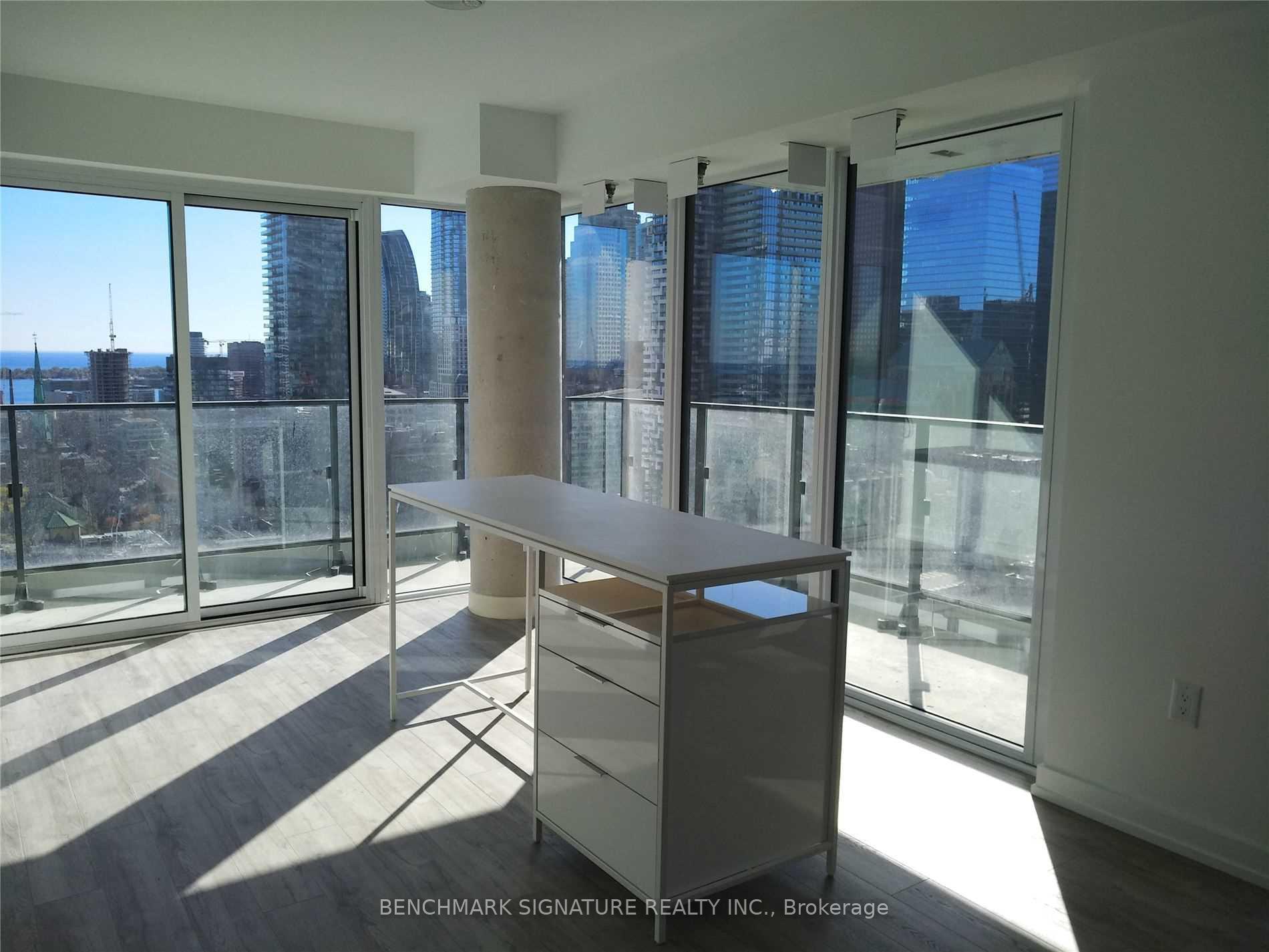 Front of Unit #2802, 77 Shuter Street