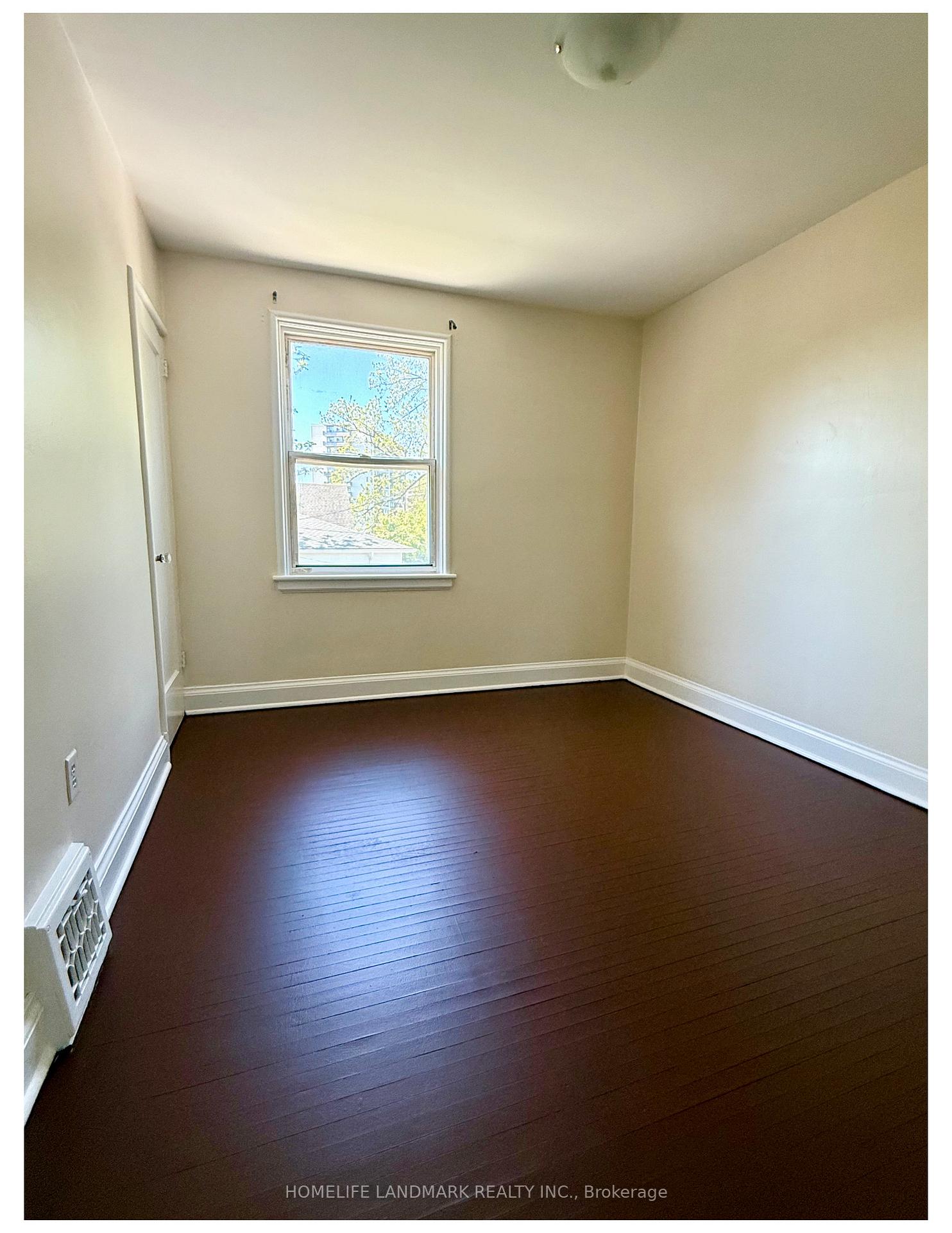 Photo 7 of 17 Arkell Street, Hamilton, Westdale — HOMEH