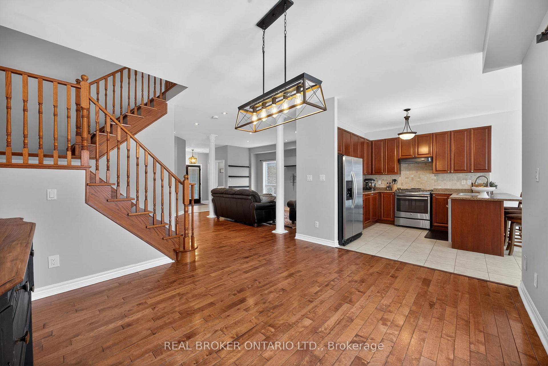 Photo 35 of 144 Sovereign's Gate, Barrie, Innis-Shore — HOMEH