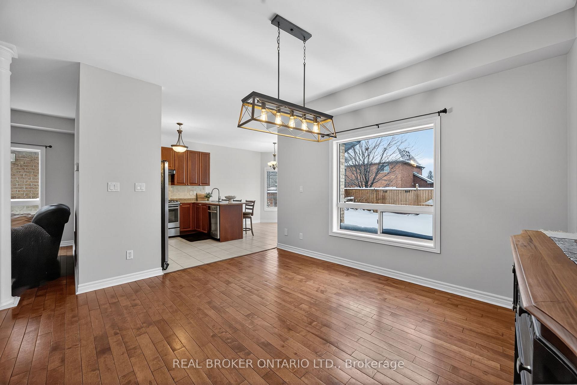 Photo 27 of 144 Sovereign's Gate, Barrie, Innis-Shore — HOMEH