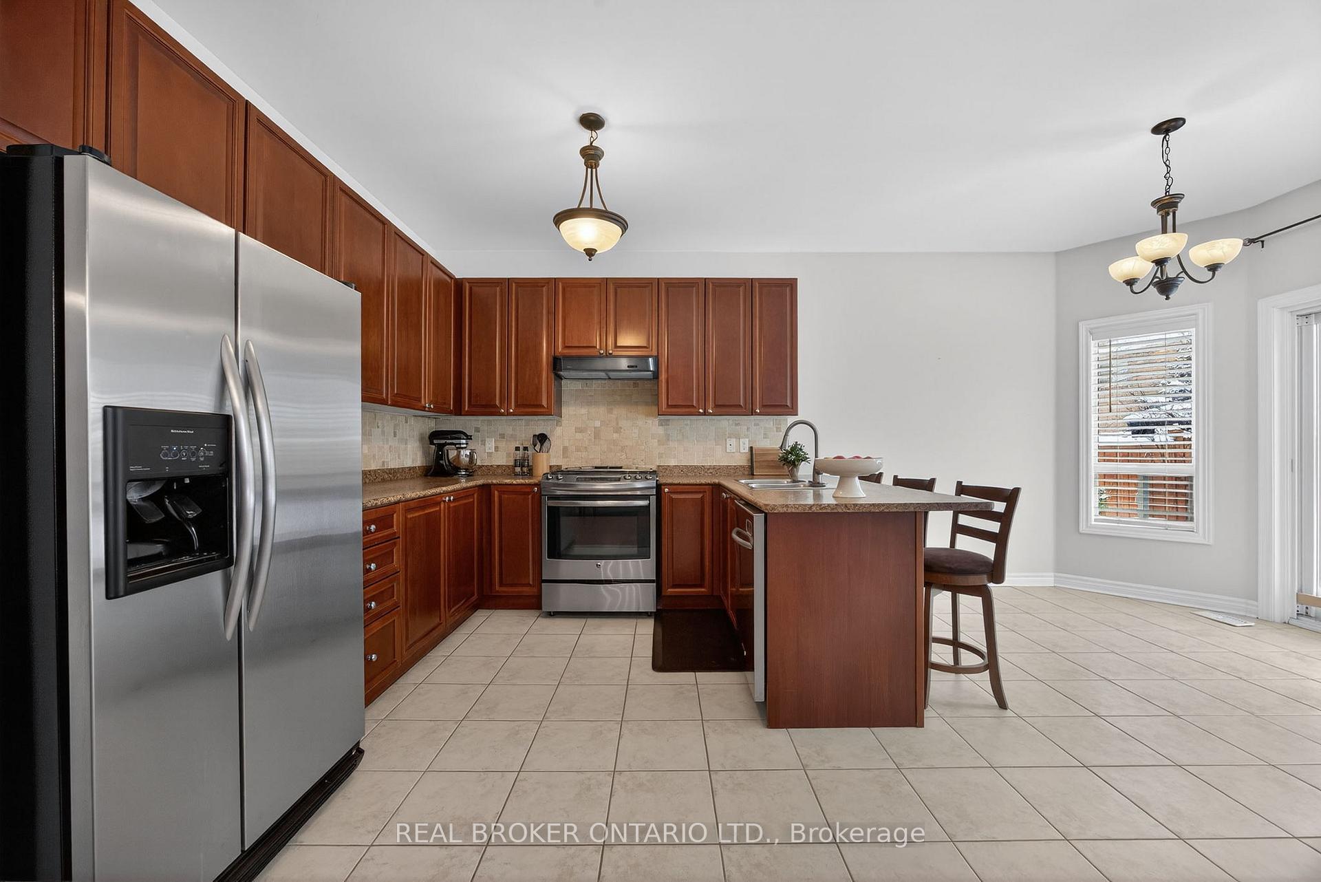 Photo 30 of 144 Sovereign's Gate, Barrie, Innis-Shore — HOMEH