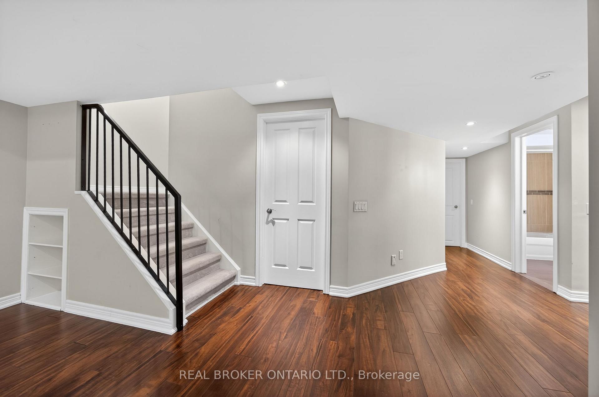 Photo 14 of 144 Sovereign's Gate, Barrie, Innis-Shore — HOMEH