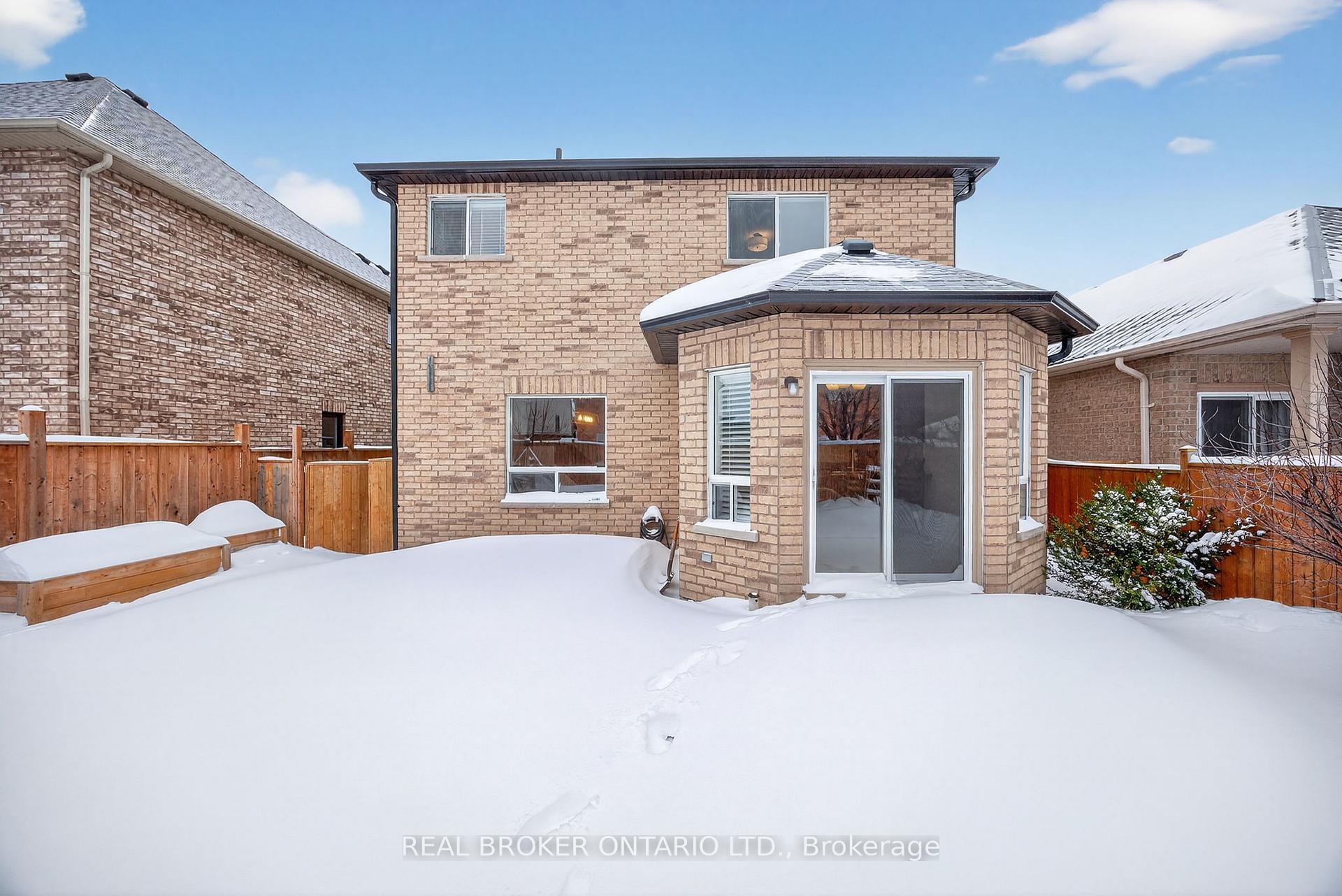 Photo 25 of 144 Sovereign's Gate, Barrie, Innis-Shore — HOMEH