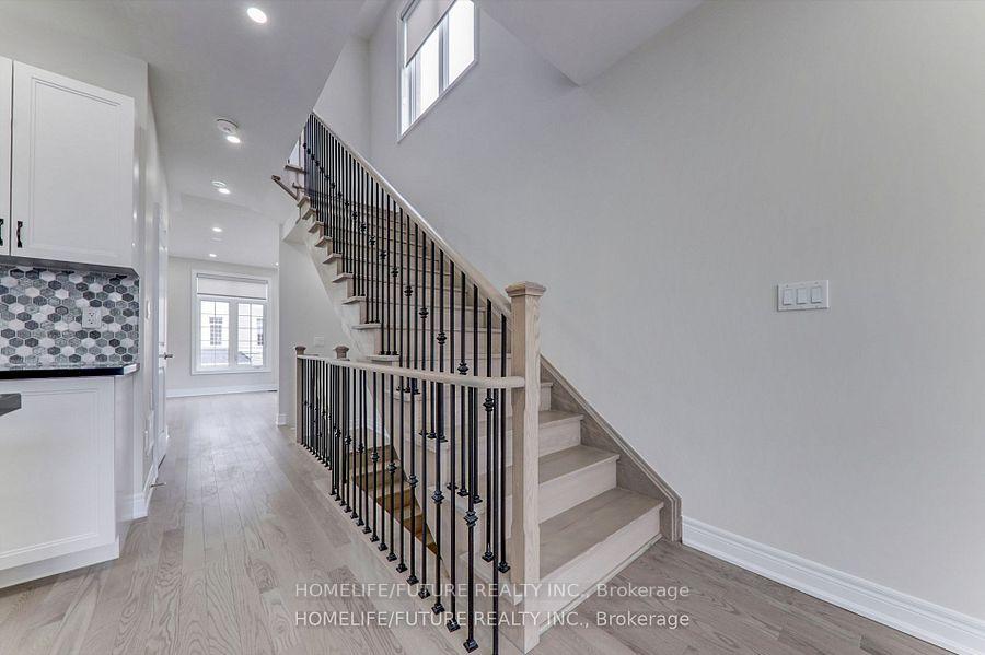 Photo 7 of 26 Thomas Hope Lane, Markham, Cedarwood — HOMEH