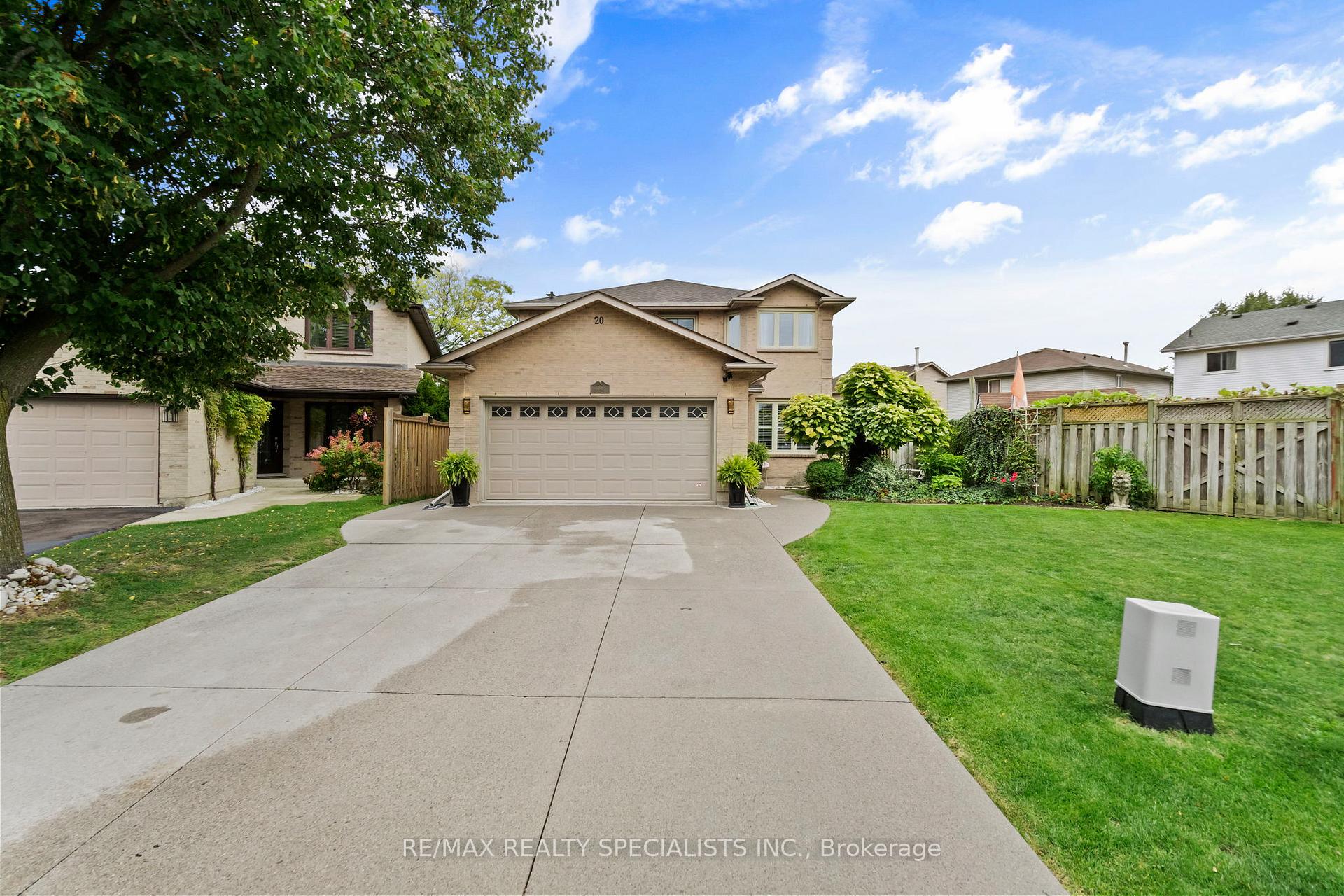 Photo 40 of 20 Driftwood Place, Hamilton, Stoney Creek Mountain — HOMEH