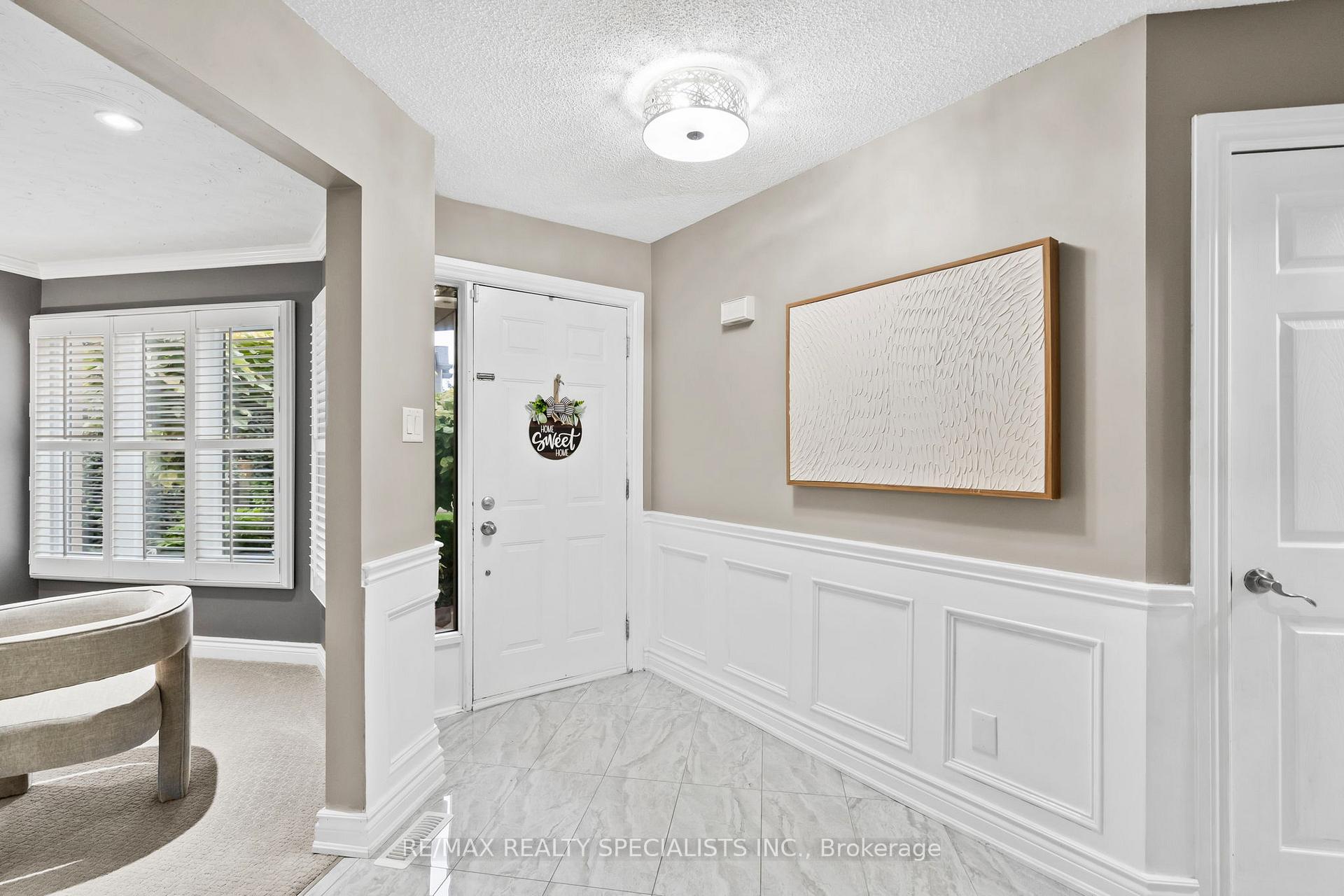 Photo 3 of 20 Driftwood Place, Hamilton, Stoney Creek Mountain — HOMEH