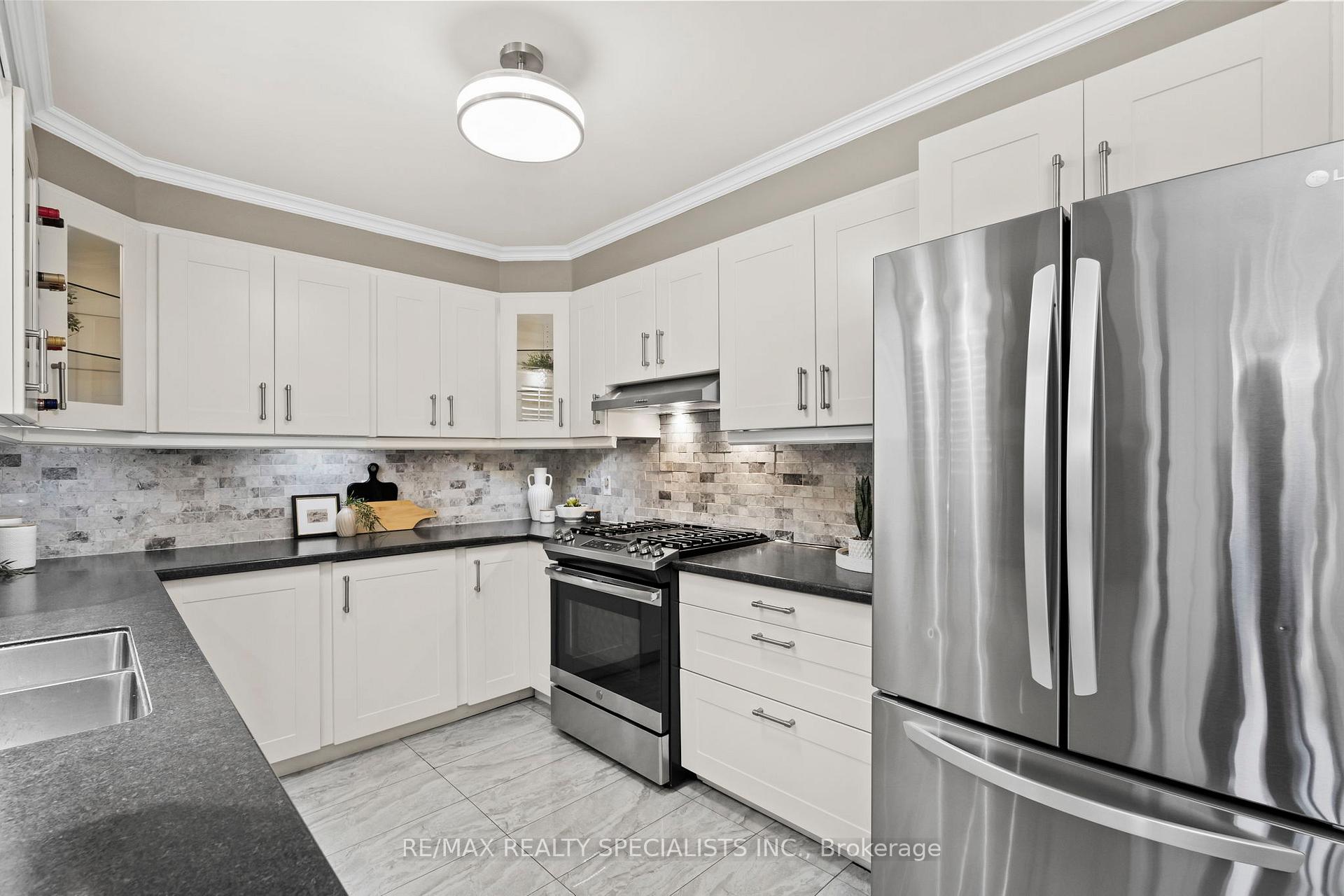 Photo 36 of 20 Driftwood Place, Hamilton, Stoney Creek Mountain — HOMEH