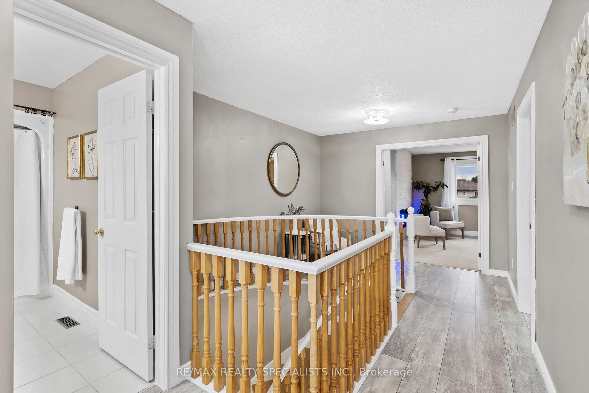 Photo 8 of 20 Driftwood Place, Hamilton, Stoney Creek Mountain — HOMEH