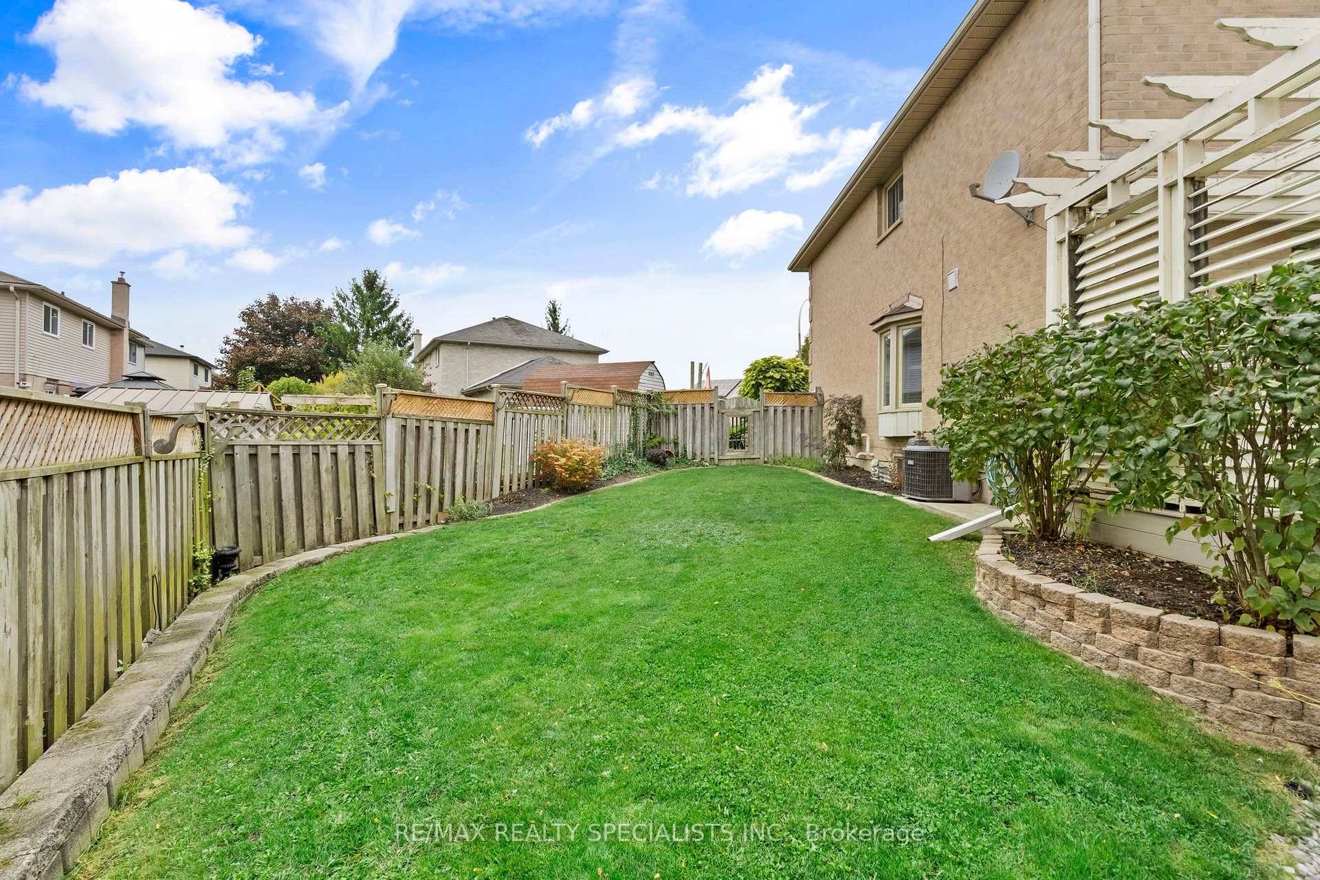Photo 39 of 20 Driftwood Place, Hamilton, Stoney Creek Mountain — HOMEH