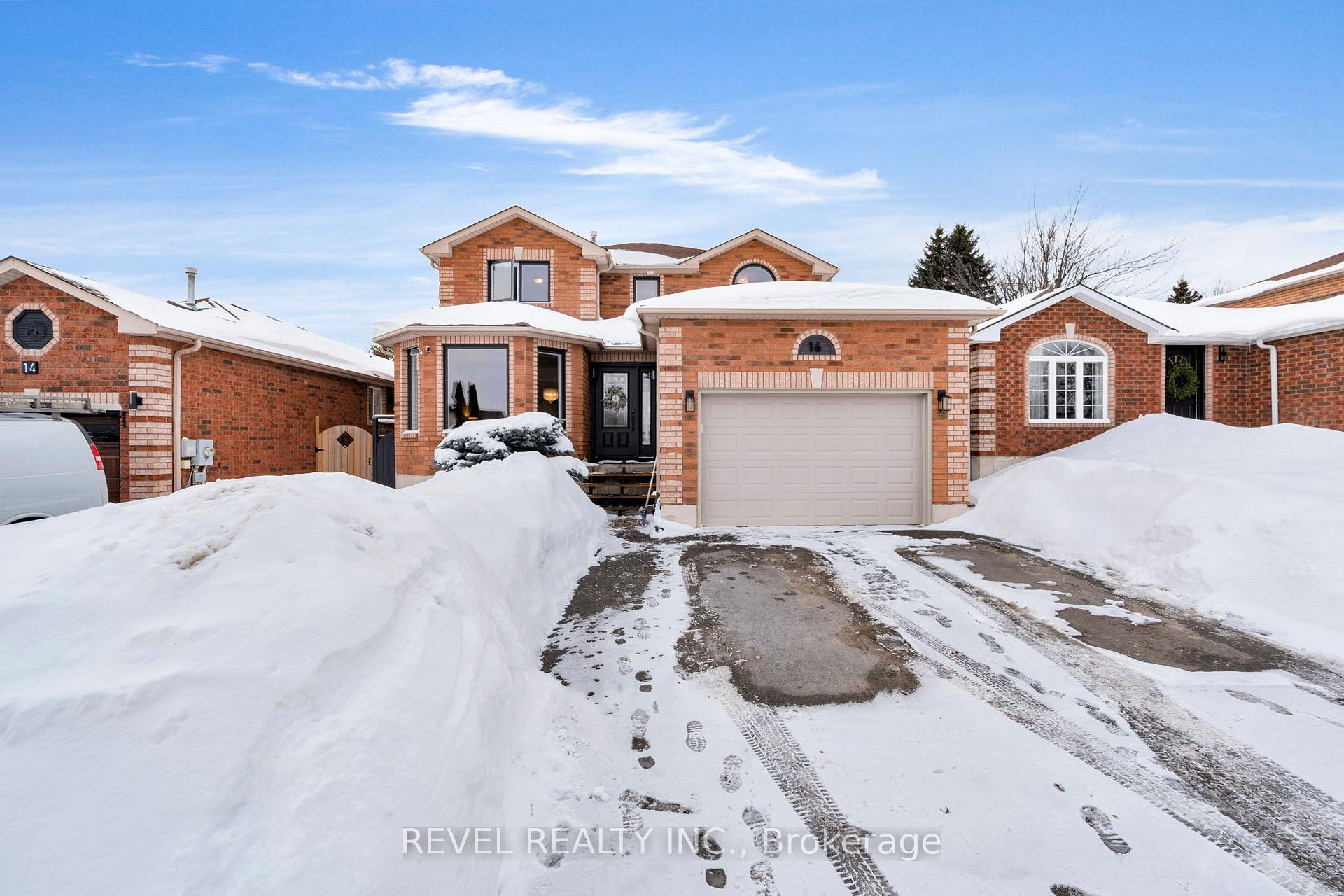 Photo 1 of 16 Girdwood Drive, Barrie, Holly — HOMEH