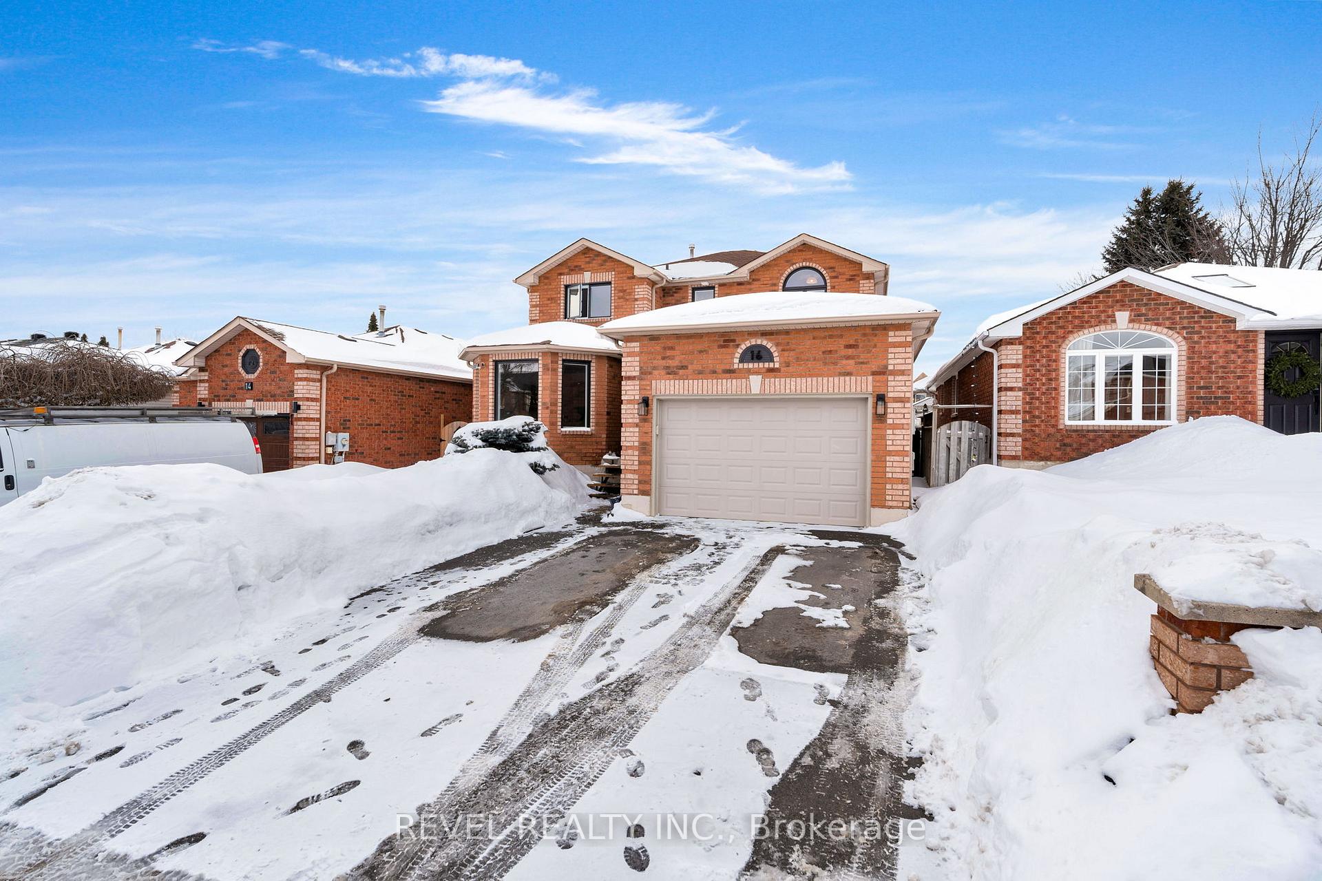 Photo 2 of 16 Girdwood Drive, Barrie, Holly — HOMEH