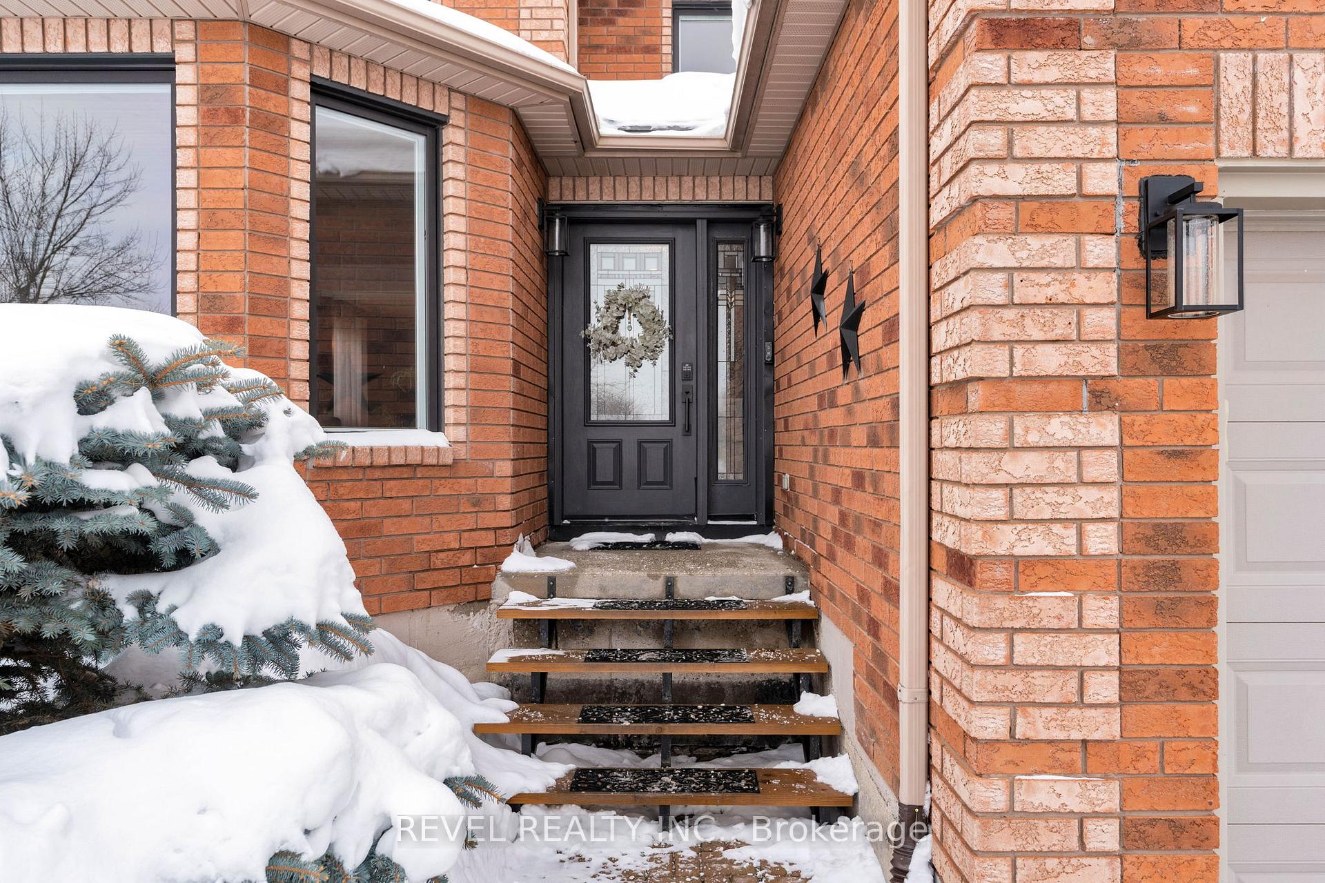 Photo 28 of 16 Girdwood Drive, Barrie, Holly — HOMEH