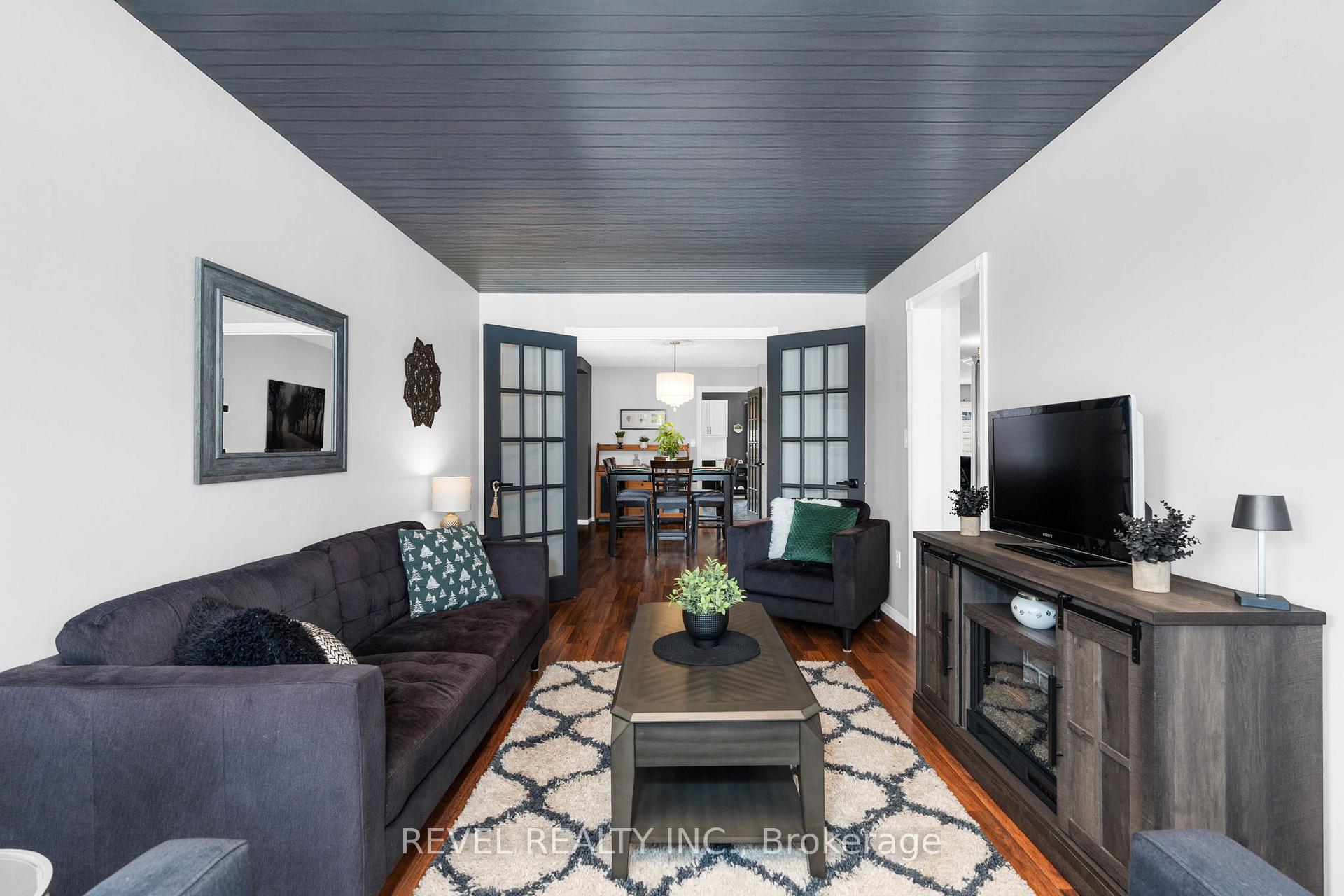 Photo 5 of 16 Girdwood Drive, Barrie, Holly — HOMEH