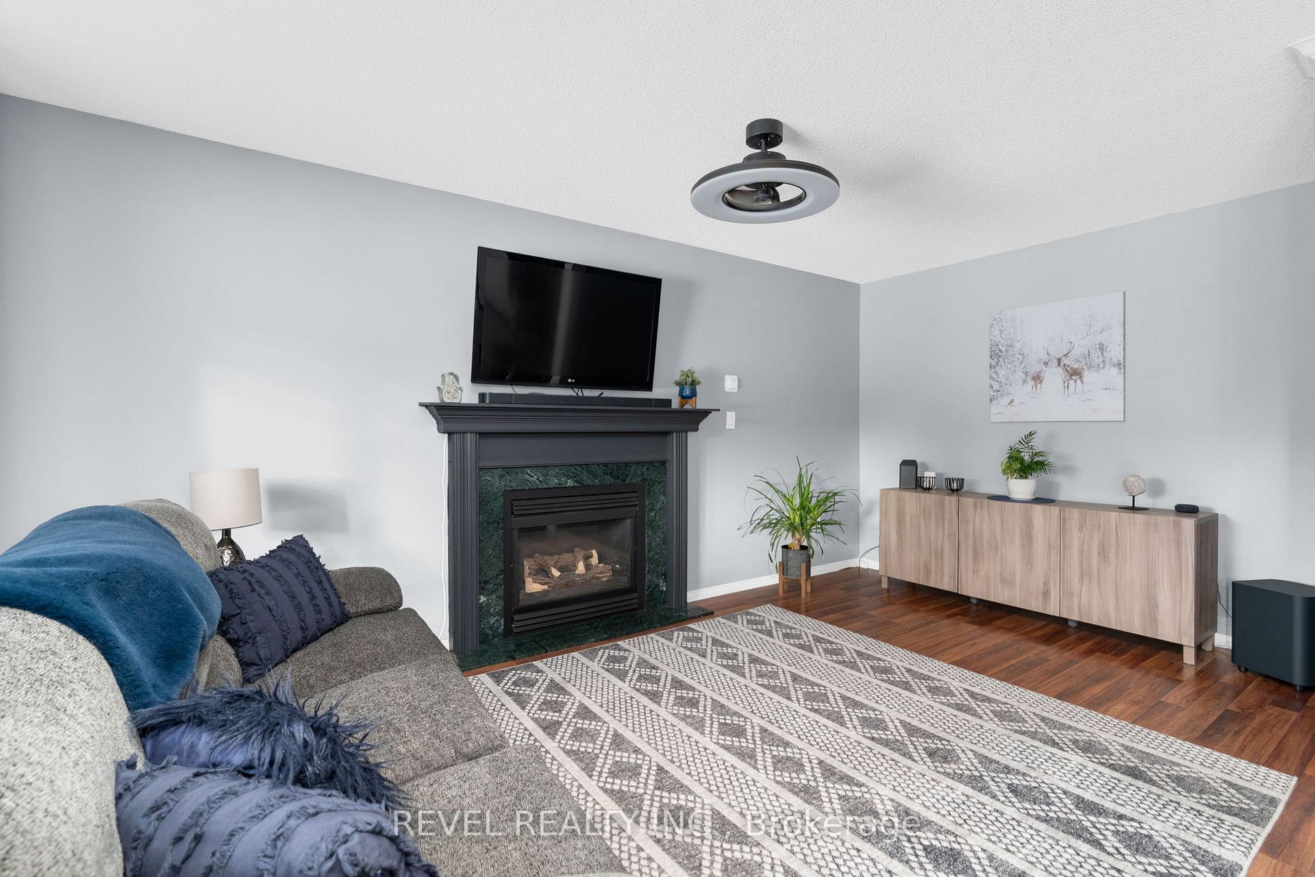 Photo 12 of 16 Girdwood Drive, Barrie, Holly — HOMEH