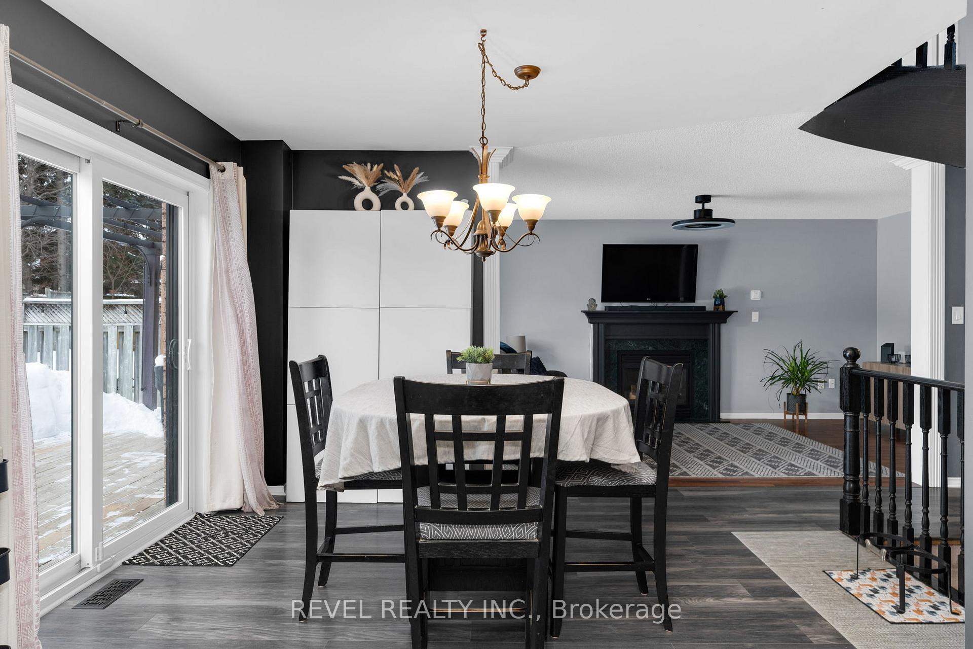 Photo 21 of 16 Girdwood Drive, Barrie, Holly — HOMEH