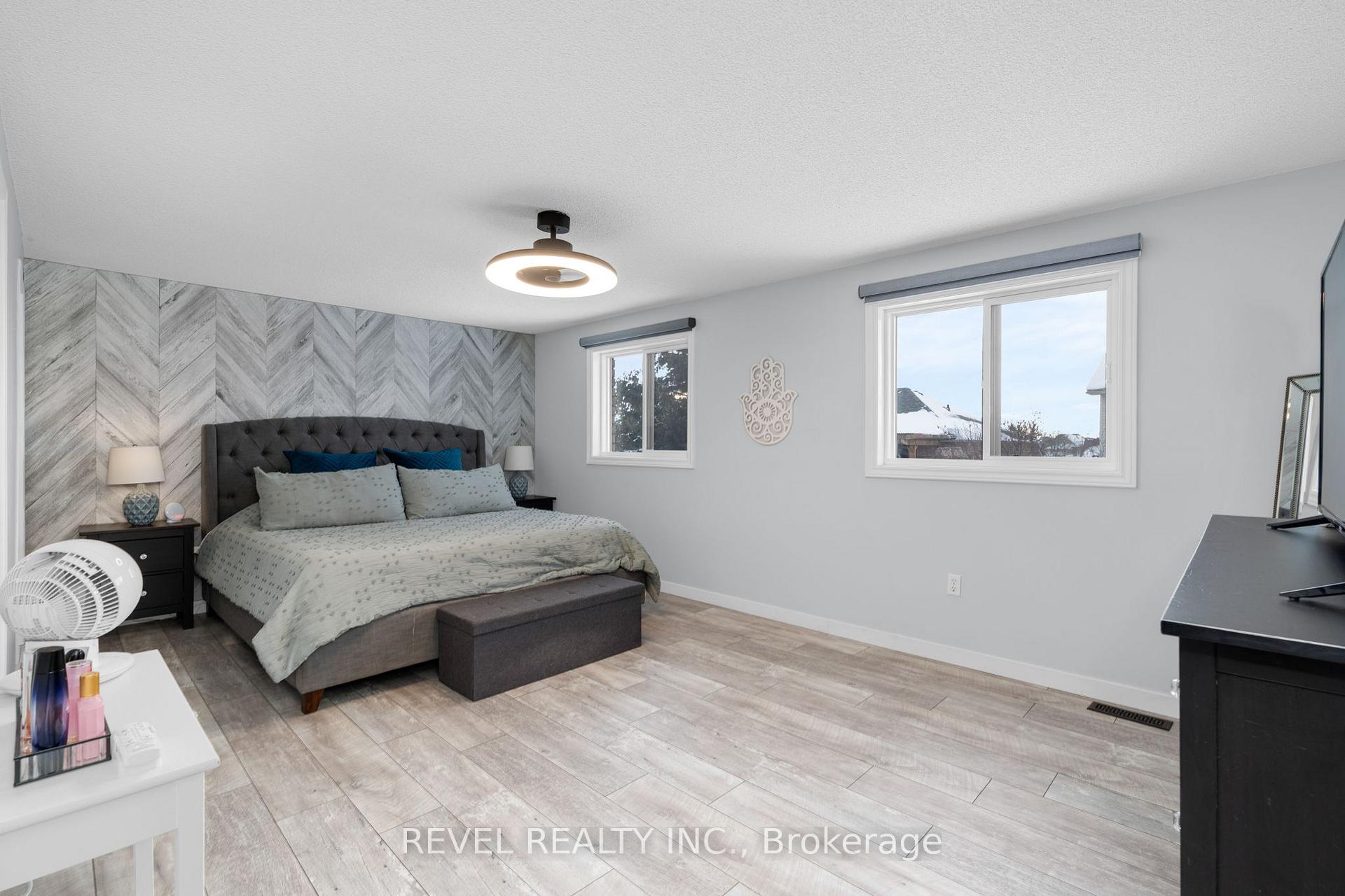 Photo 15 of 16 Girdwood Drive, Barrie, Holly — HOMEH