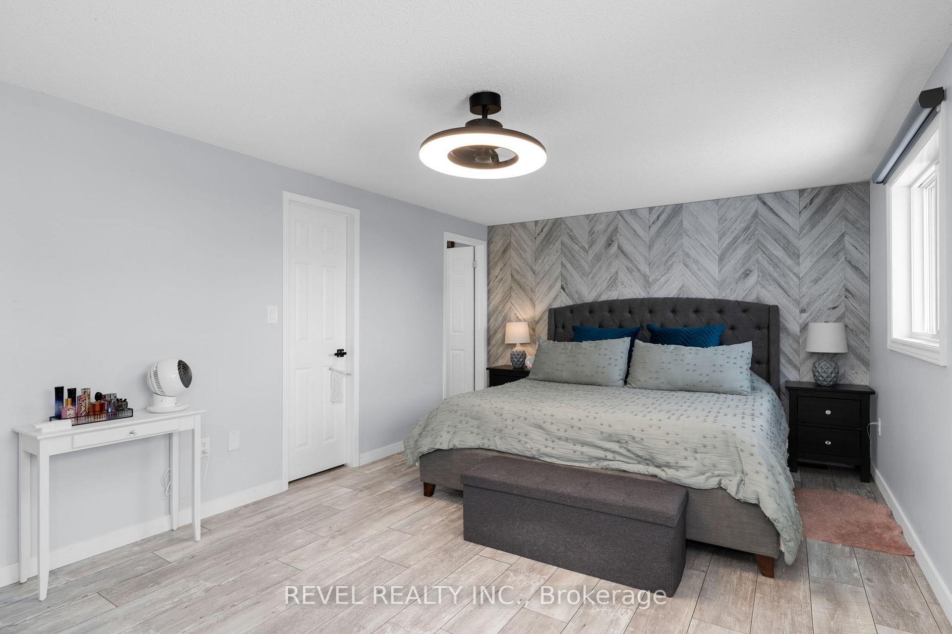 Photo 18 of 16 Girdwood Drive, Barrie, Holly — HOMEH