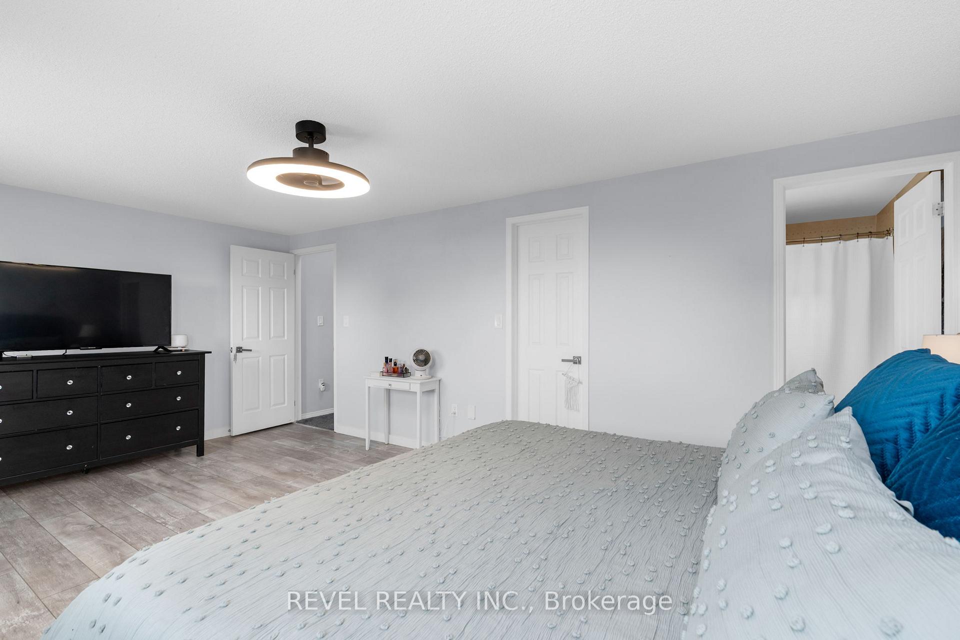 Photo 17 of 16 Girdwood Drive, Barrie, Holly — HOMEH
