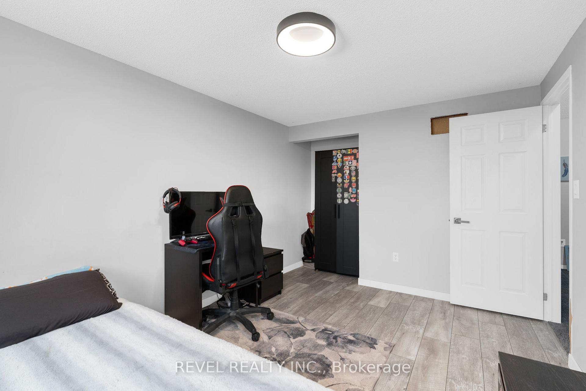 Photo 25 of 16 Girdwood Drive, Barrie, Holly — HOMEH