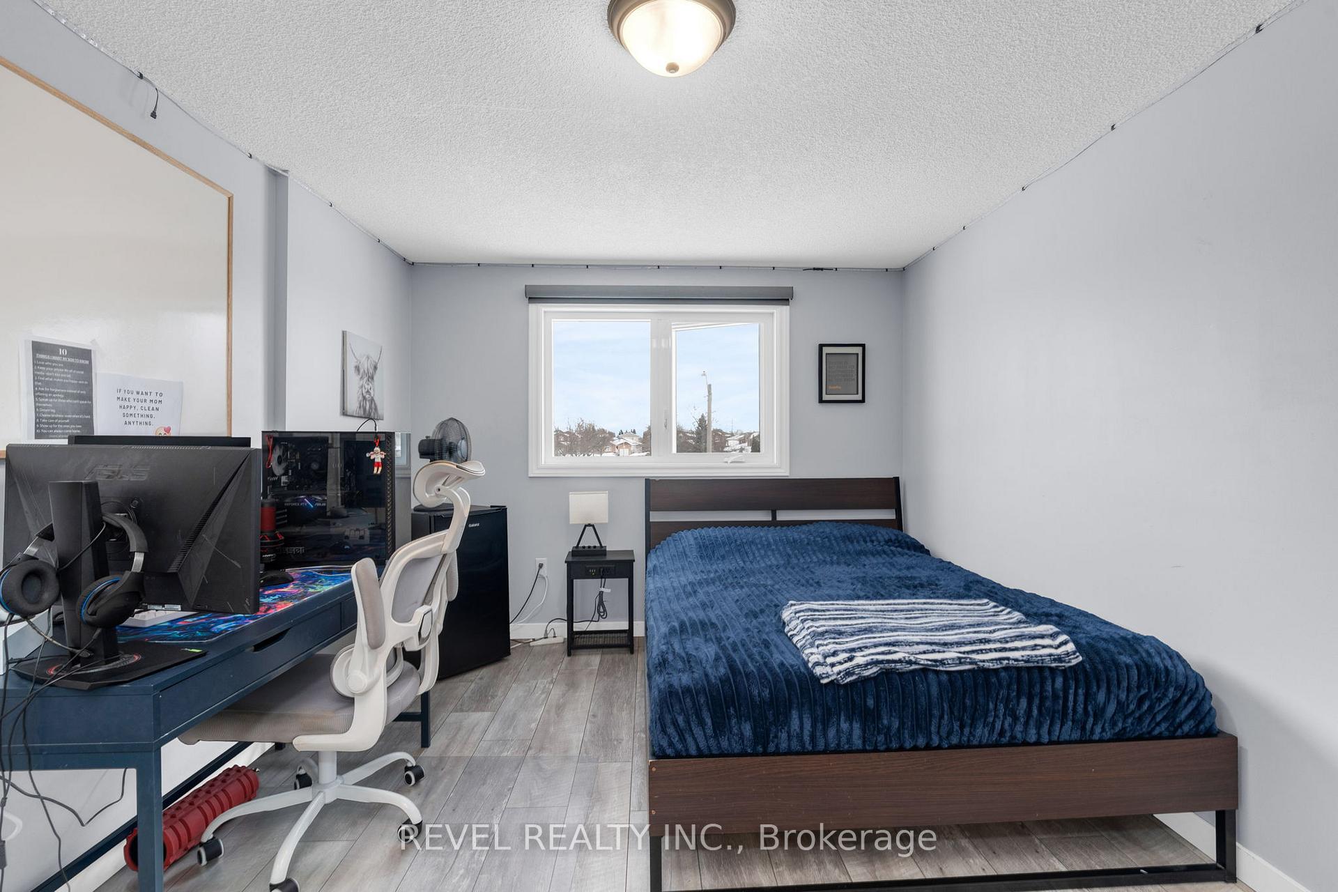 Photo 26 of 16 Girdwood Drive, Barrie, Holly — HOMEH
