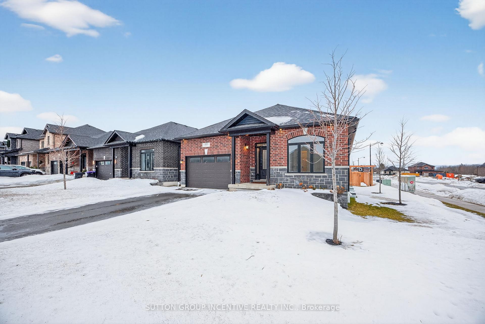 Photo 4 of 123 Ritchie Crescent, Springwater, Elmvale — HOMEH