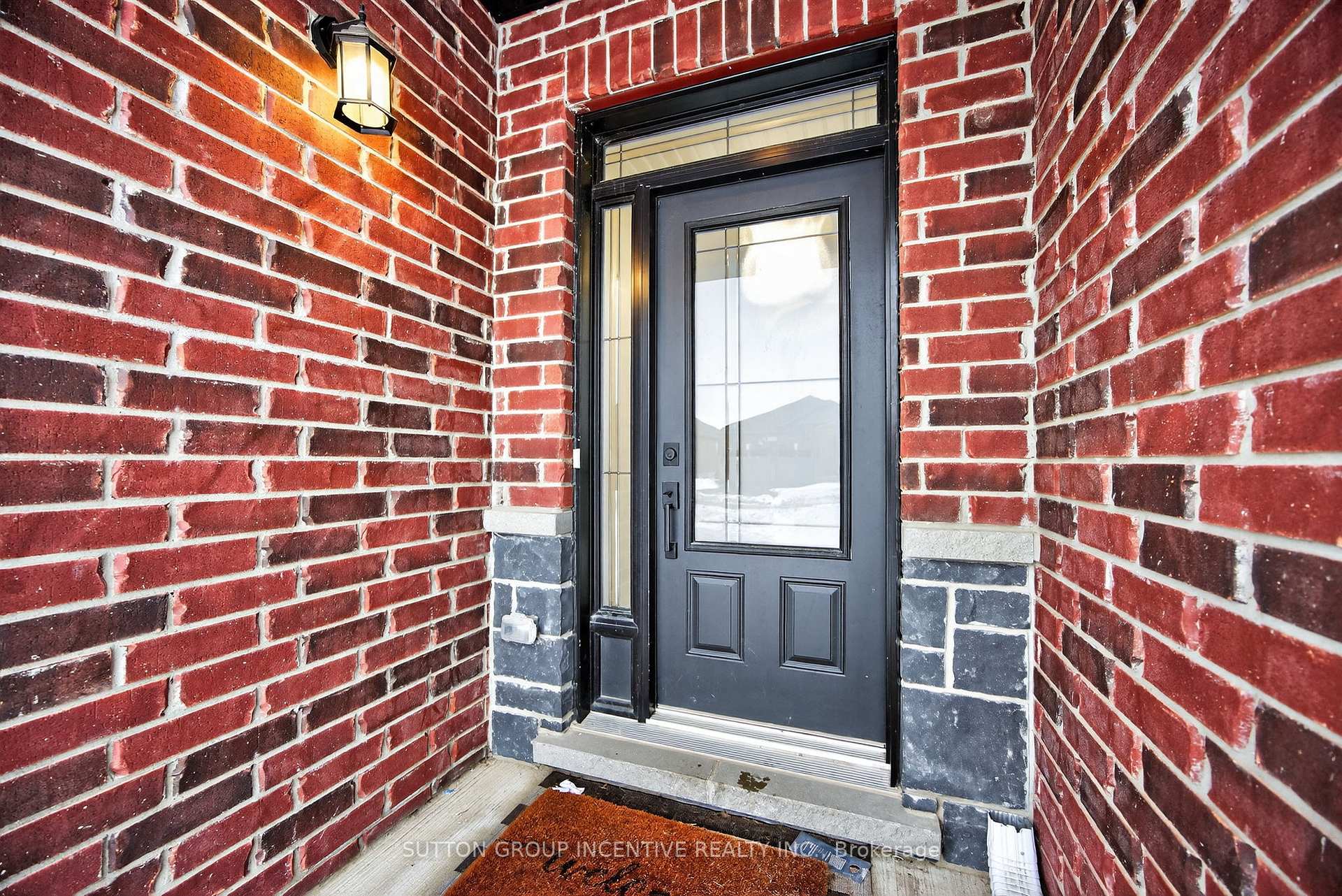 Photo 2 of 123 Ritchie Crescent, Springwater, Elmvale — HOMEH