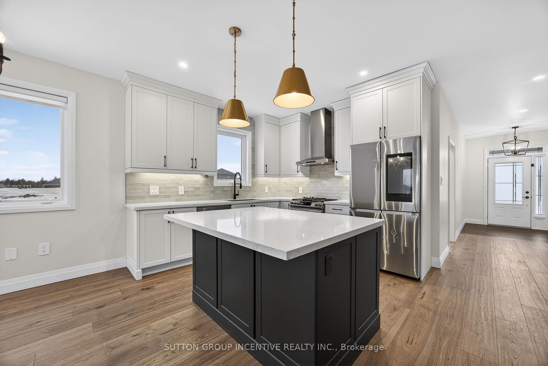 Photo 5 of 123 Ritchie Crescent, Springwater, Elmvale — HOMEH