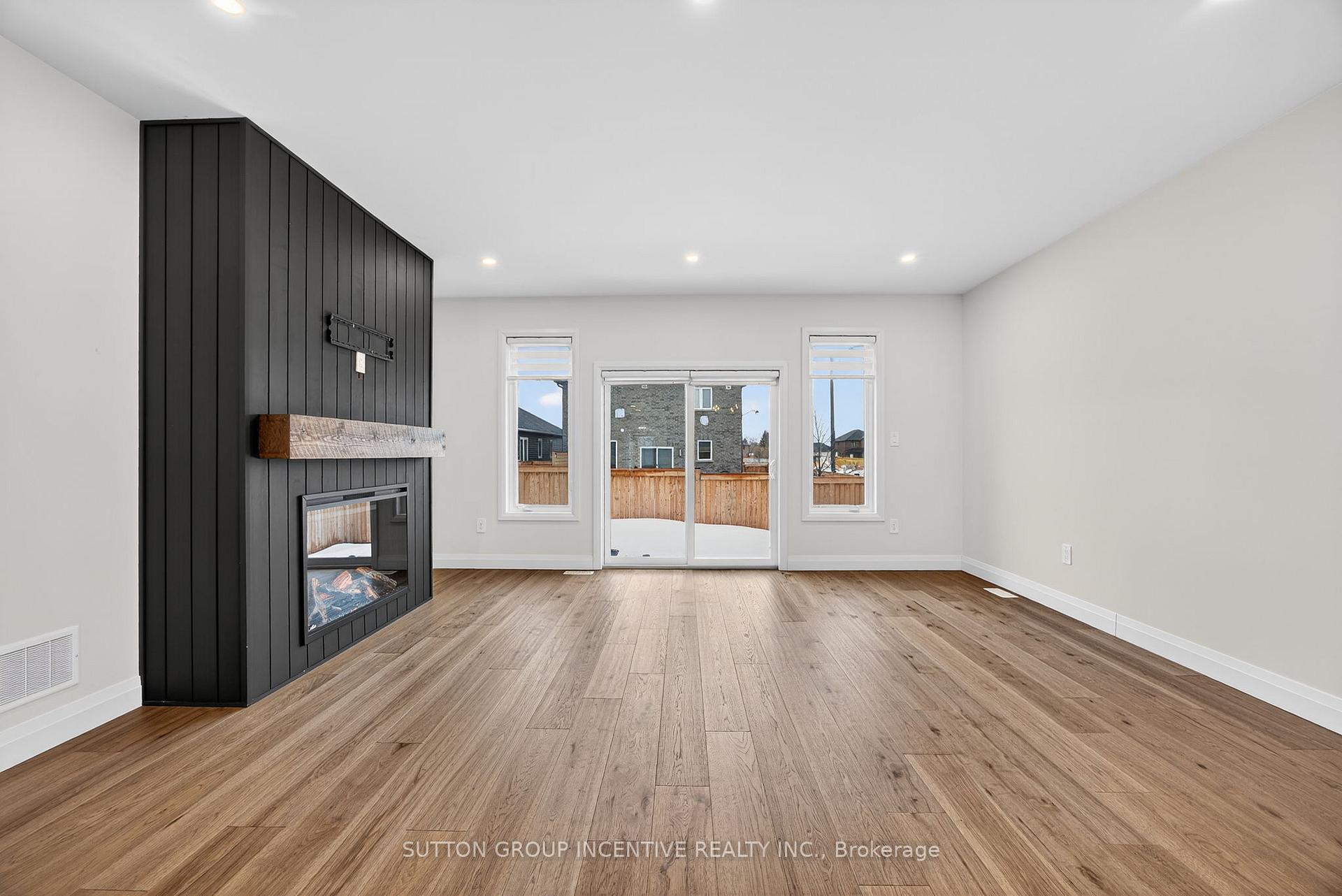 Photo 9 of 123 Ritchie Crescent, Springwater, Elmvale — HOMEH